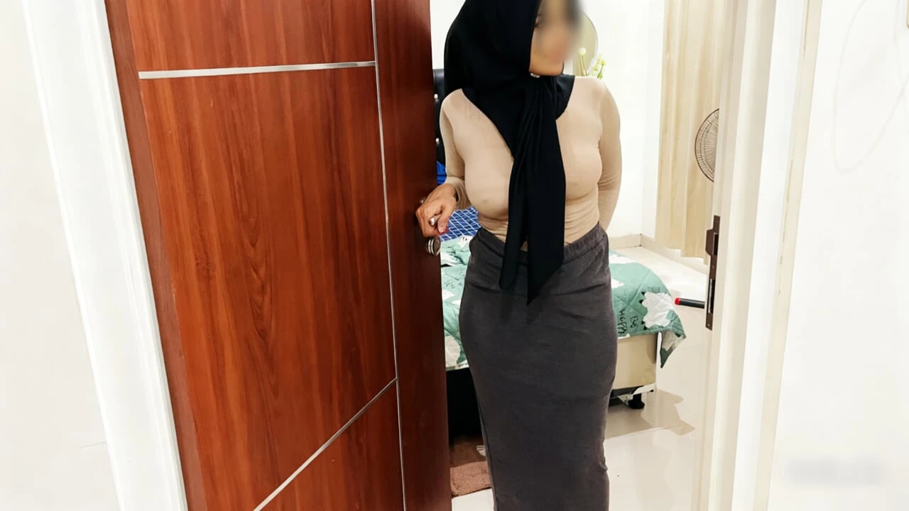 Gaun Hitam