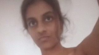 Gadis Tamil Lanka telanjang menggosok klitoris rekaman MMS