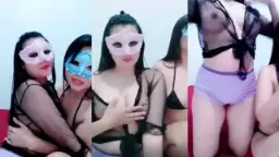 Lesbi Panas Berciuman Penuh Nafsu