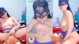Nana Goyang Telanjang Langsung di Layar