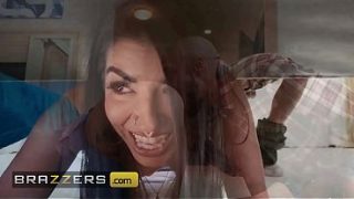 Jasmine Sherni Tiga Seksi: Bergabung dengan Pasangan Panas Violet Myers dan Dwayne
