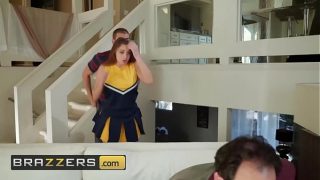 Remaja Suka yang Gede – (Gia Derza, Xander Corvus) – Cheerleader Nakal yang Haus Diterjang