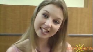 Sunny Lane Menggoda di Ruang Rawat Inap, Beraksi Mesra di Tempat Umum!