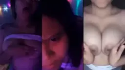Alexa Telanjang Dada Montok