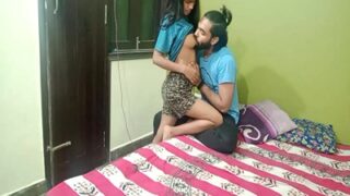 Gadis 19 tahun menggila dengan pacarnya dalam video panas