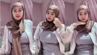 Host Berjilbab Tobrut Bikin Pascol Bergairah