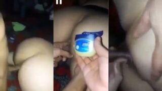 Pria Gunakan Vaseline untuk Menusuk Pantat Bibi Tamil dalam Adegan Seks