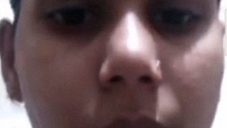 Video mandi telanjang gadis desi manis yang menggoda