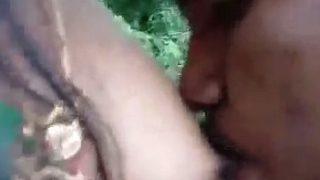 Video Mesum Payudara Dihisap di Alam Terbuka Odisha