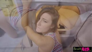 Bocah Nakal Adik Tiri – Aku Ngentot Adik Tiriku dan Dia Suka Banget! S3:E5