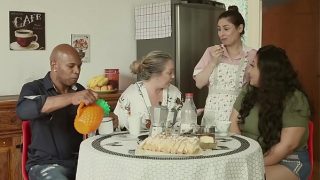 Rumah Mesum: Suami Dikibulin, Ibu Gatel, dan Pembantu Ngentot Semua Orang | Emme White, Alessandra Maia, Agatha Ludovino, Capoeira.
