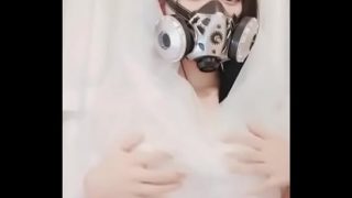 Gadis Oriental Menggoda dengan Mainan Seks Memuaskan Kemaluan Basah