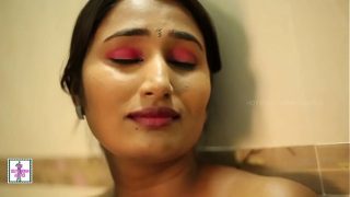 Gadis India Terseksi Bercinta di Kamar Mandi – Video MMS Bocor
