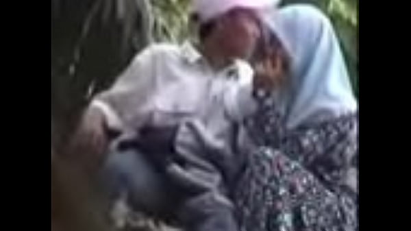 Tangan Nakal Menggoda di Balik Hijab Malaysia