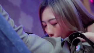 Gadis panas Tiongkok Lin Siyu menggila hisap kontol dan ditusuk habis-habisan.