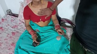 Suami Goyang Istri Sendirian di Rumah Sambil Kerja, Video Mesum India HD dengan Suara Hindi yang Menggoda