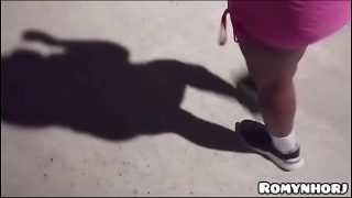 MELAKUKAN JALAN-JALAN DI JALAN RIO DE JANEIRO, SI BESAR AKHIRNYA MASUK KE RUMAH WANITA TAK DIKENAL, MENIDURINYA TANPA PELINDUNG DAN MEMUASKAN DIRI SAMPAI DALAM