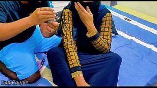 Adik Tiri Berhijab Ngesek Pakai Mainan, Tapi Kakak Salah Masukin ke Lubang Pantat