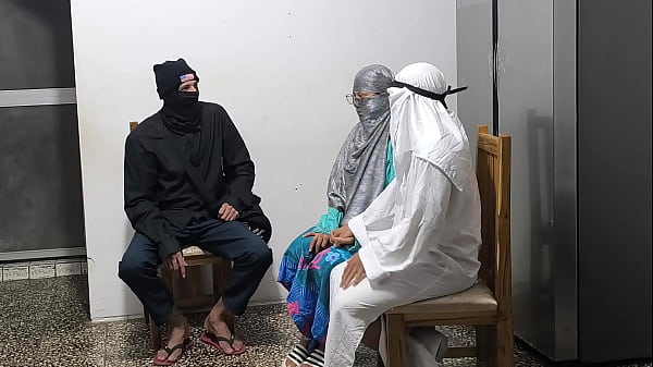 Ritual Arab panas! Pasangan serong minta nasihat pada pendeta Arab, berujung ranjang membara. Film dewasa Arab-Latin.