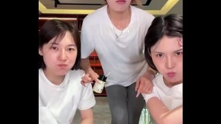 Cô nàng nhỏ nhắn đầy quyến rũ ở Trung Hoa