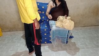 ससुराल में पहली बार दामाद ने सास को चोदा, हिंदी में गंदी आवाज़