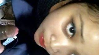 Gadis kantoran imut ngentot mulut di halaman belakang