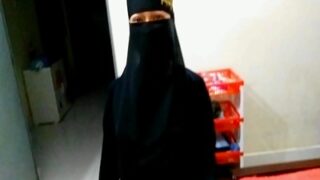 Hijabi cewek nakal digebuk kontol kekasihnya di sesi sex Pakistan