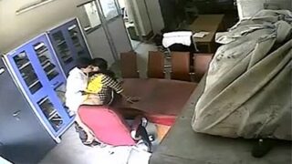 Petugas pemerintah ngewe di kantor dalam video seks Tamil