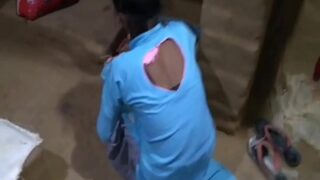 Pria India tebas lubang pantat anak tiri dalam adegan panas ala desi