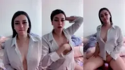 Rosalinda baju putih nakal, siap digebukin.