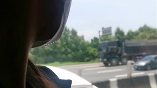Tontonan Pinay Bergoyang di Bus Umum, Crot di Tangan Sendiri