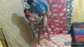 Adik Tiri India yang Menggoda dalam Adegan Panas