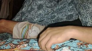 Ibu tiri gue semalem kasih nikmat gila, gue masukin dua jari ke memeknya sampe becek keluar air.