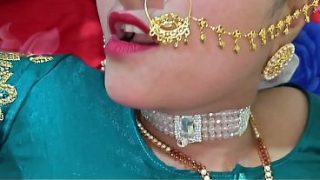 Pasangan India Seksi di Kamar, Bercinta Romantis dengan Suara Hindi yang Jelas