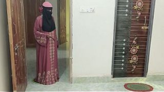Aku ngewein adik tiri gara-gara dia main game.