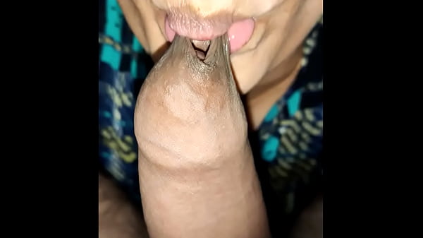 Tetesan Kenikmatan dari Bibir Mungil Buatan Rumahan India