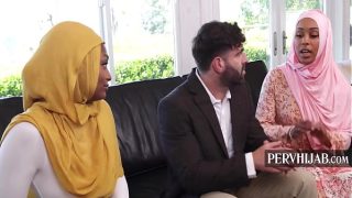 Ibu Tiri Berhijab Memaksa Putri Tirinya Hamil, Meski Harus Dibuntingi Ayah Tirinya Sendiri