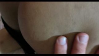 Suami orang Mesir yang jadi cuckold, kontol gede nusuk pantat dari belakang, susu gede goyang-goyang, ngewe brutal gaya anjing.