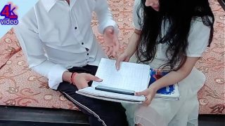 Cewek-cewek kampus India lagi crot-crotan sama desi, suara Hindi jelas kedengeran