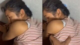 Silchar cewek biker ngegas sambil erangan keras di video sex viral ini
