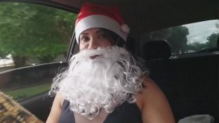 Bianca mau kasih hadiah buat santa, malah jatuh ke kontol kalkun natal yang siap dimakan.