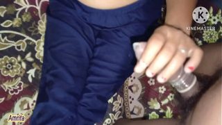 Kakak tiri dan adik tiri lagi main-main ranjang.