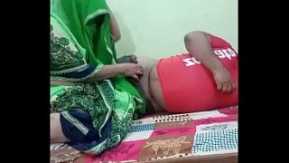 Desi pasutri India lagi ngewe panas di kamar, crot sampe basah.