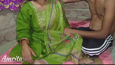 Sialan, adik ipar desi India panas sama kakak ipar lagi ngewe seru di kamar.