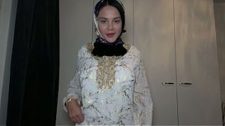 POV – Ngewe Adik Tiri Muslimah Pakai Hijab, Romantis Tapi Bejat