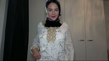 POV – Ngewe Adik Tiri Muslimah Pakai Hijab, Romantis Tapi Bejat