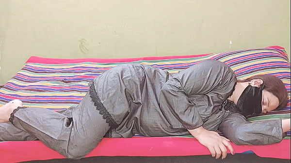 Bini Pakistan digebukin kenceng cepet gaya doggy, audio desi Hindi bikin makin panas