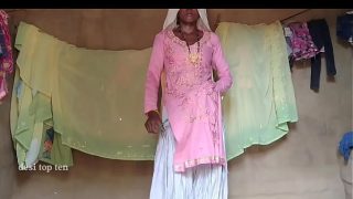Istri seksiku dijilat burung keras, lalu ditusuk kontol gede, cewek desi digenjot gaya India, video panas bikin mabuk.
