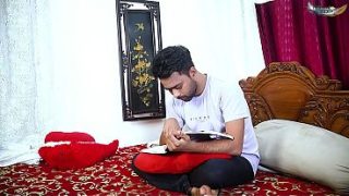 Ibu tiri montok seksi, nafsu menggebu, main seru sama anak tiri di rumah sepi, film penuh aksi panas (suara Hindi).