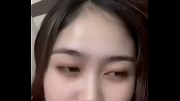 Cewek Indonesia live, goyang-goyang bikin makin panas